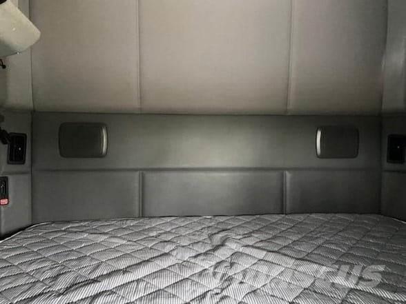Kenworth T680 中古トラクターヘッド | トレーラーヘッド
