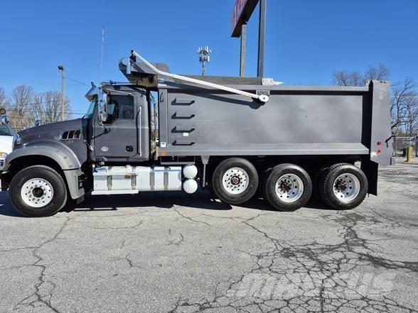 Mack GRANITE 64FR ダンプ