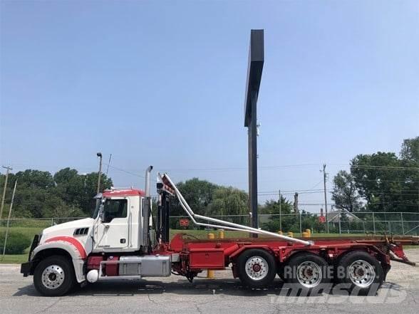 Mack GRANITE GU713 塵芥車、パッカー車