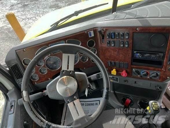 Mack GRANITE GU713 ダンプ