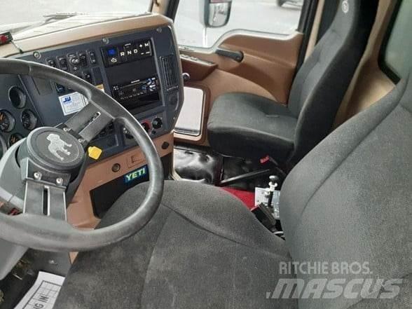 Mack GRANITE GU713 ダンプ