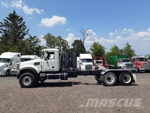 Mack GRANITE GU713 中古トラクターヘッド | トレーラーヘッド