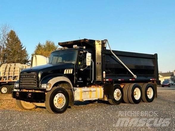 Mack GRANITE GU713 ダンプ