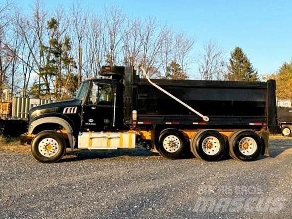 Mack GRANITE GU713 ダンプ