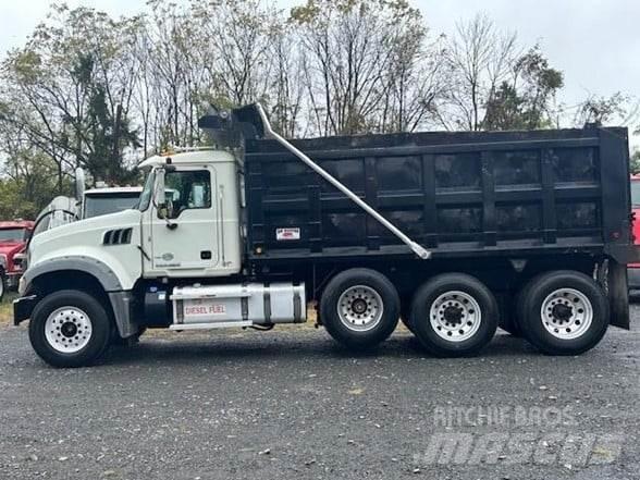 Mack GRANITE GU713 ダンプ
