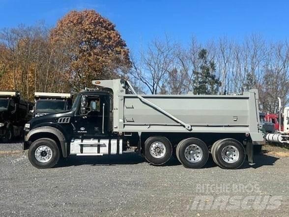 Mack GRANITE GU713 ダンプ