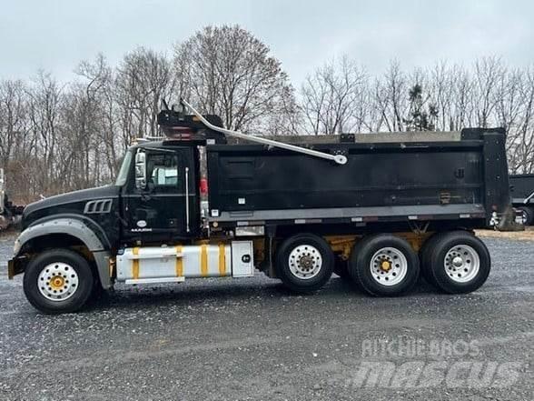 Mack GRANITE GU713 ダンプ