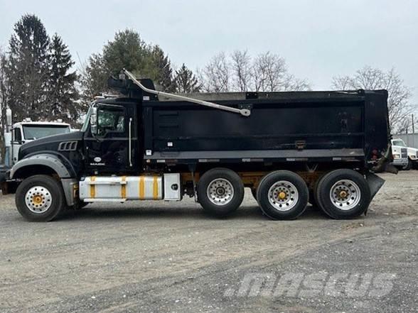 Mack GRANITE GU713 ダンプ