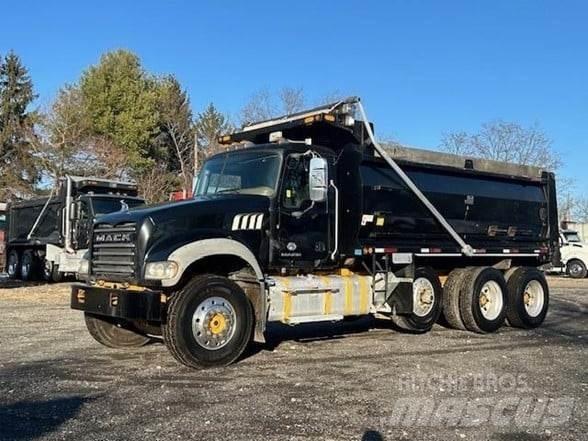Mack GRANITE GU713 ダンプ