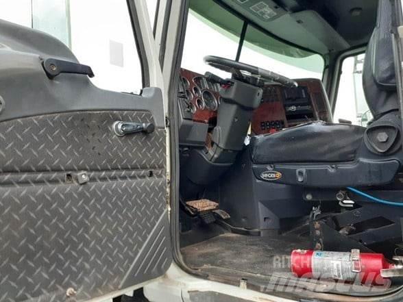 Mack PINNACLE CHU613 中古トラクターヘッド | トレーラーヘッド