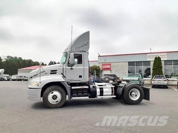 Mack PINNACLE CXU612 中古トラクターヘッド | トレーラーヘッド
