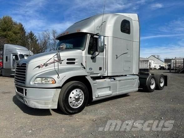 Mack PINNACLE CXU613 中古トラクターヘッド | トレーラーヘッド