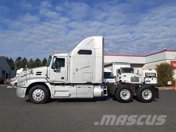 Mack PINNACLE CXU613 中古トラクターヘッド | トレーラーヘッド