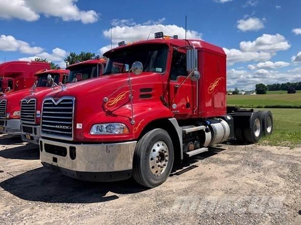 Mack PINNACLE CXU613 中古トラクターヘッド | トレーラーヘッド