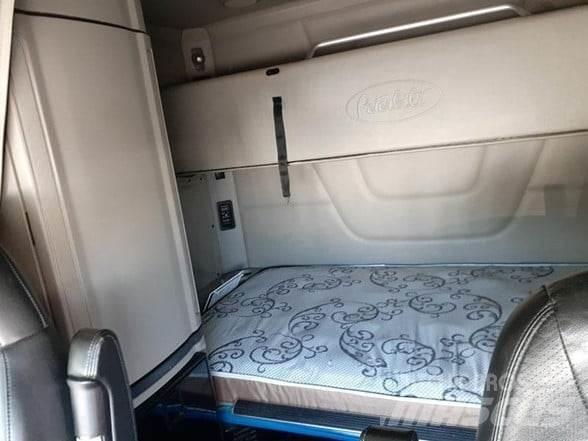 Peterbilt 579 中古トラクターヘッド | トレーラーヘッド