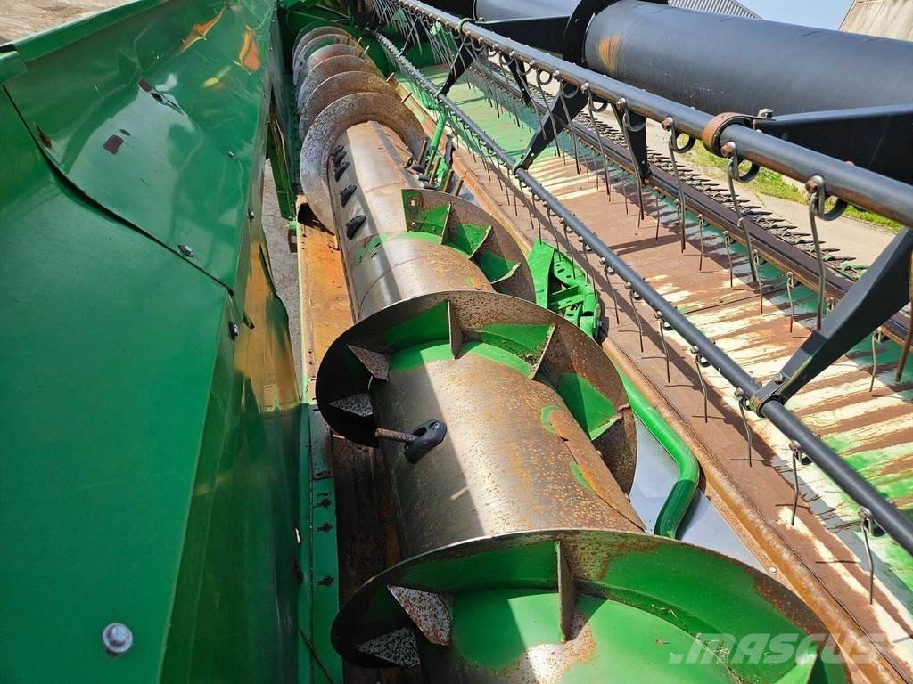 John Deere S770 コンバイン