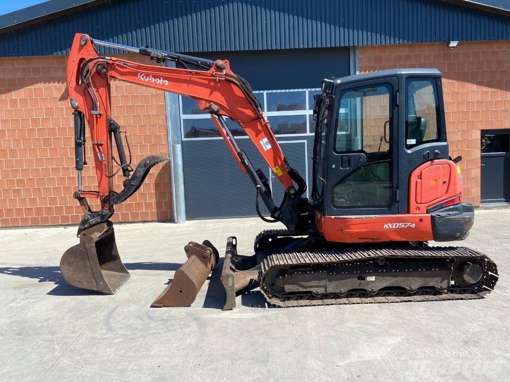 Kubota KX 057-4 ミニ油圧ショベル 7t以下（ミニユンボ・ミニディガー）