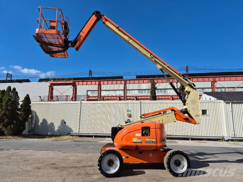 JLG 600 AJ ブームリフト　屈伸型