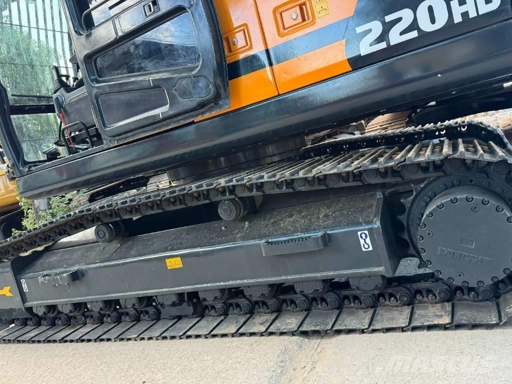 Hyundai 220HX 大型油圧ショベル12t以上（パワーショベル・ユンボ）