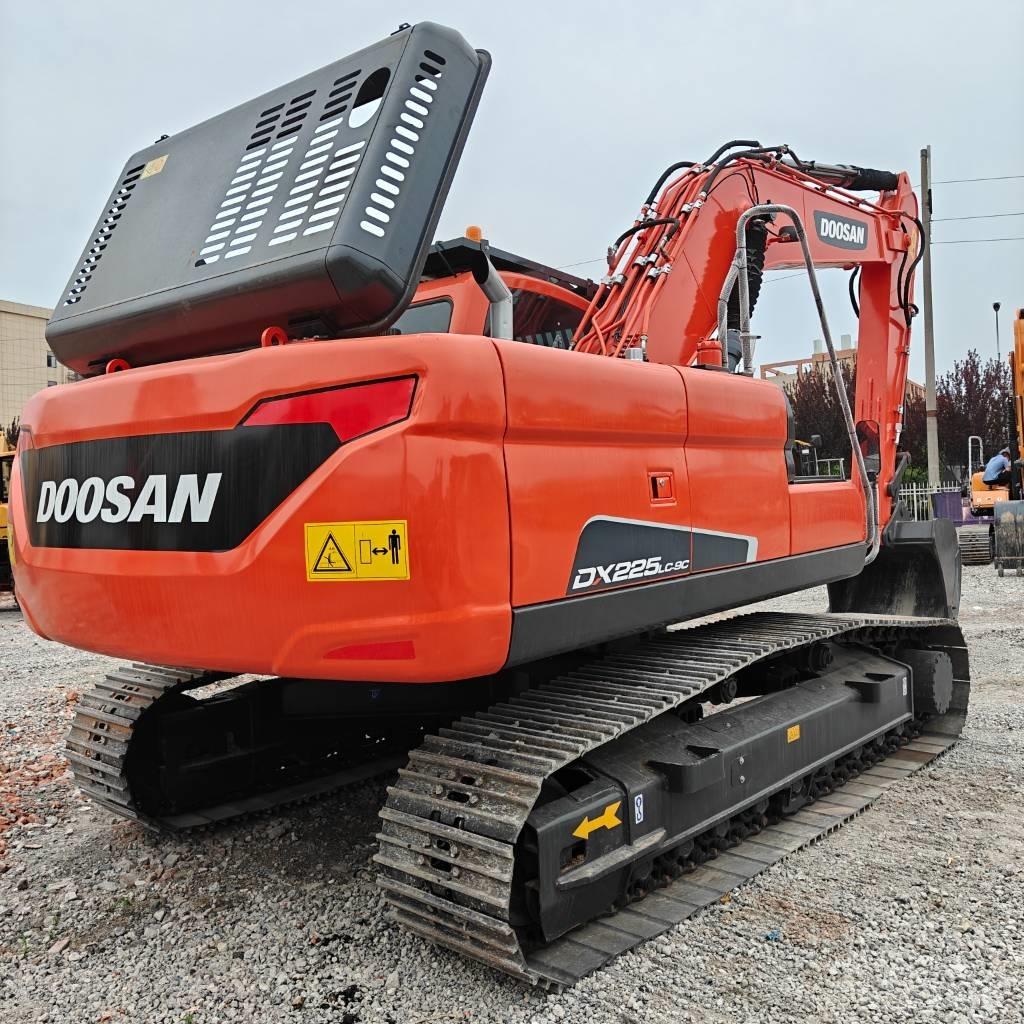 Doosan DX225LC-9C 大型油圧ショベル12t以上（パワーショベル・ユンボ）