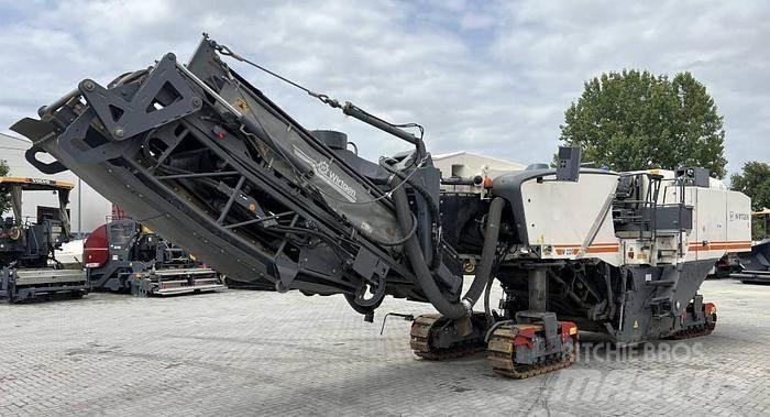 Wirtgen W 220 アスファルトコールドミリングマシーン