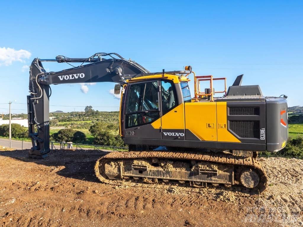 Volvo EC 220 E 大型油圧ショベル12t以上（パワーショベル・ユンボ）