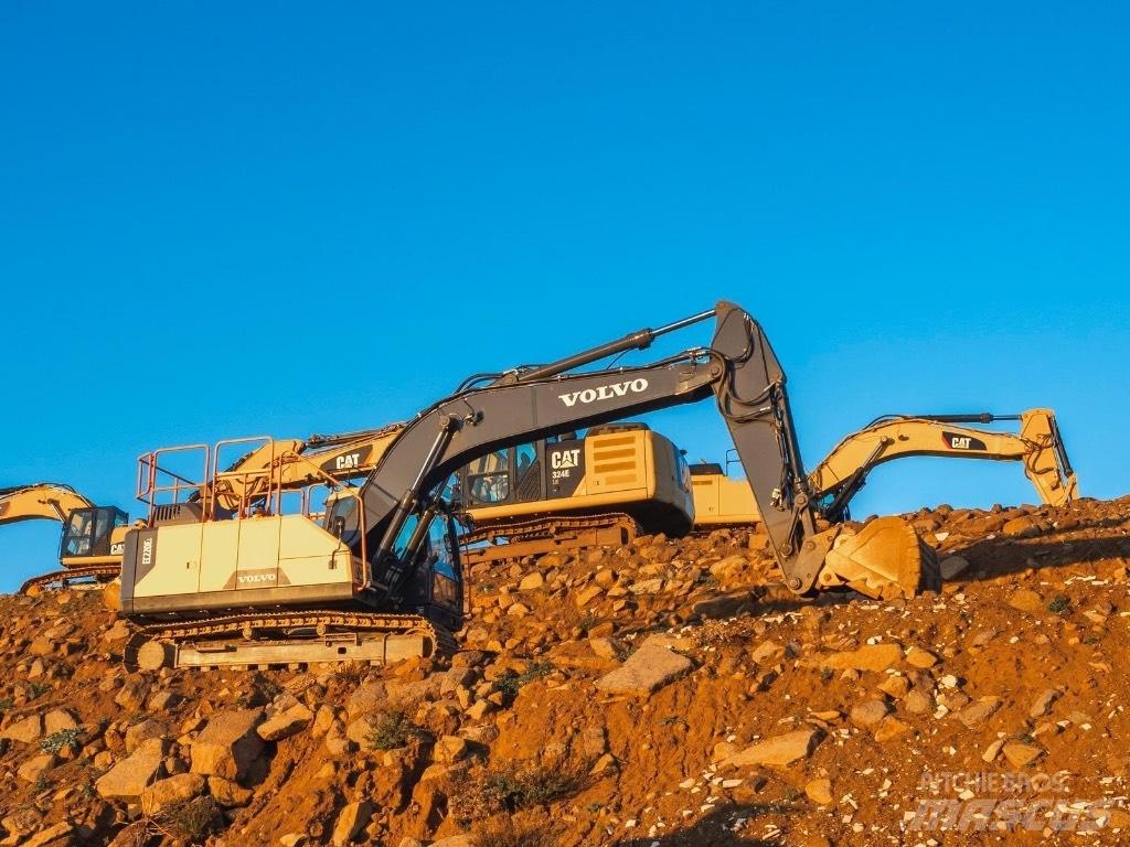 Volvo EC 220 E 大型油圧ショベル12t以上（パワーショベル・ユンボ）