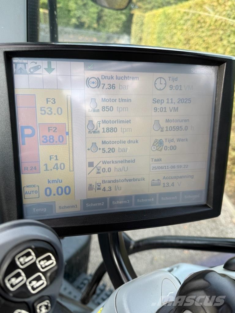 New Holland T 7.270 トラクター