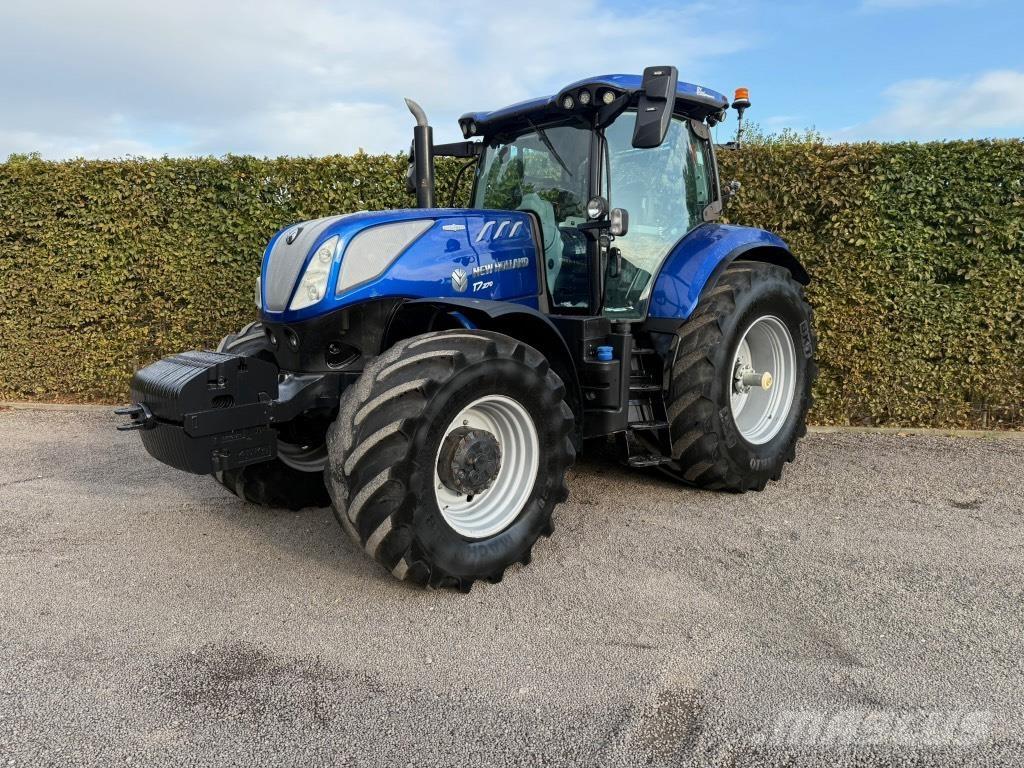 New Holland T 7.270 トラクター