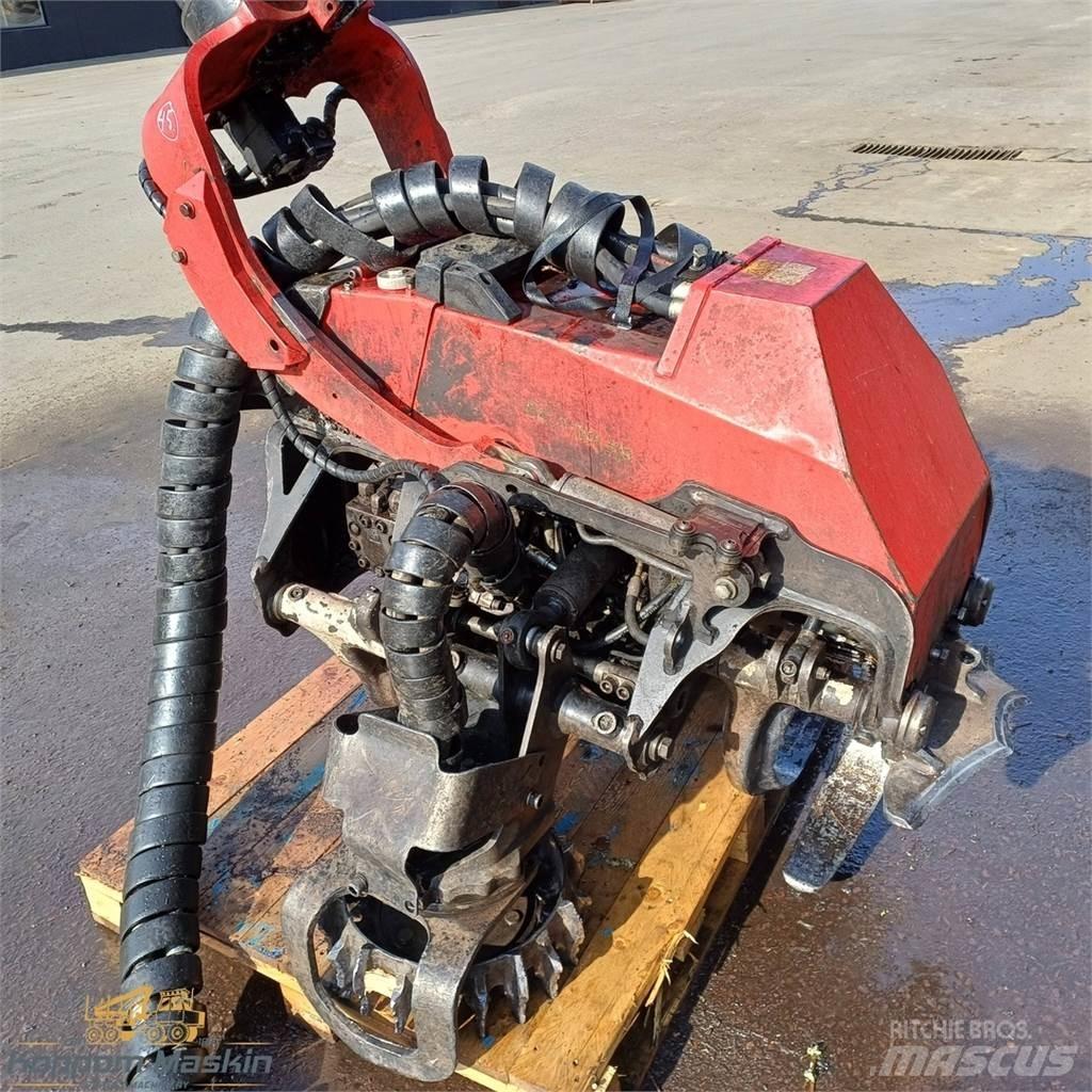Komatsu C124 ハーベスタヘッド