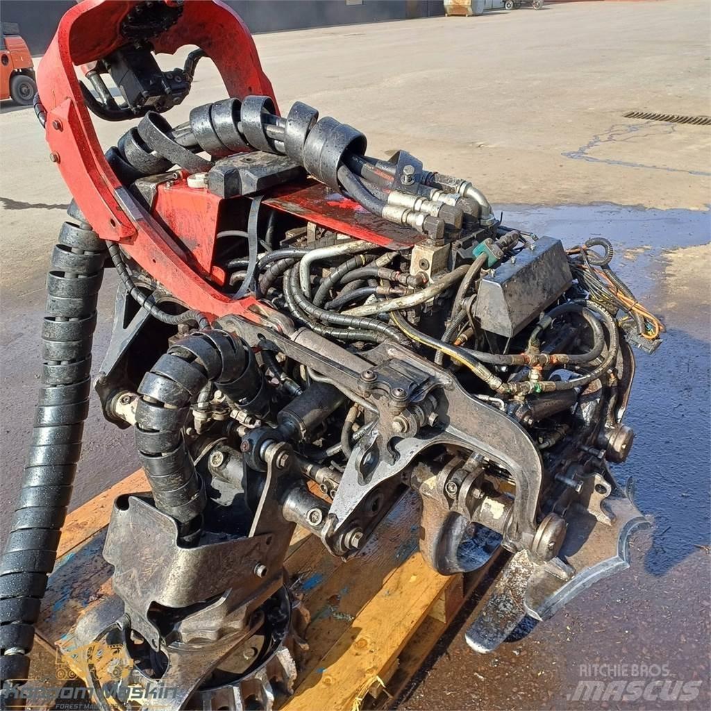 Komatsu C124 ハーベスタヘッド