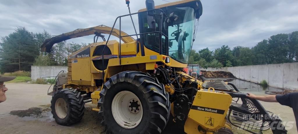 New Holland FX 40 自走式フォレージハーベスター