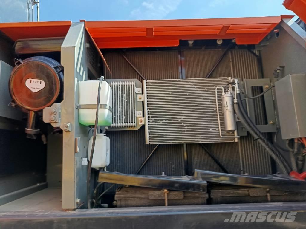 Hitachi ZX 200 大型油圧ショベル12t以上（パワーショベル・ユンボ）