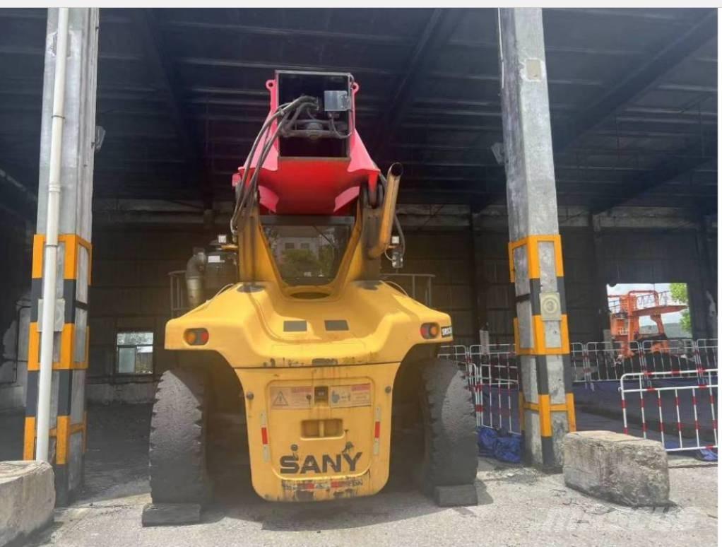 Sany SRSC 45 V リーチスタッカー