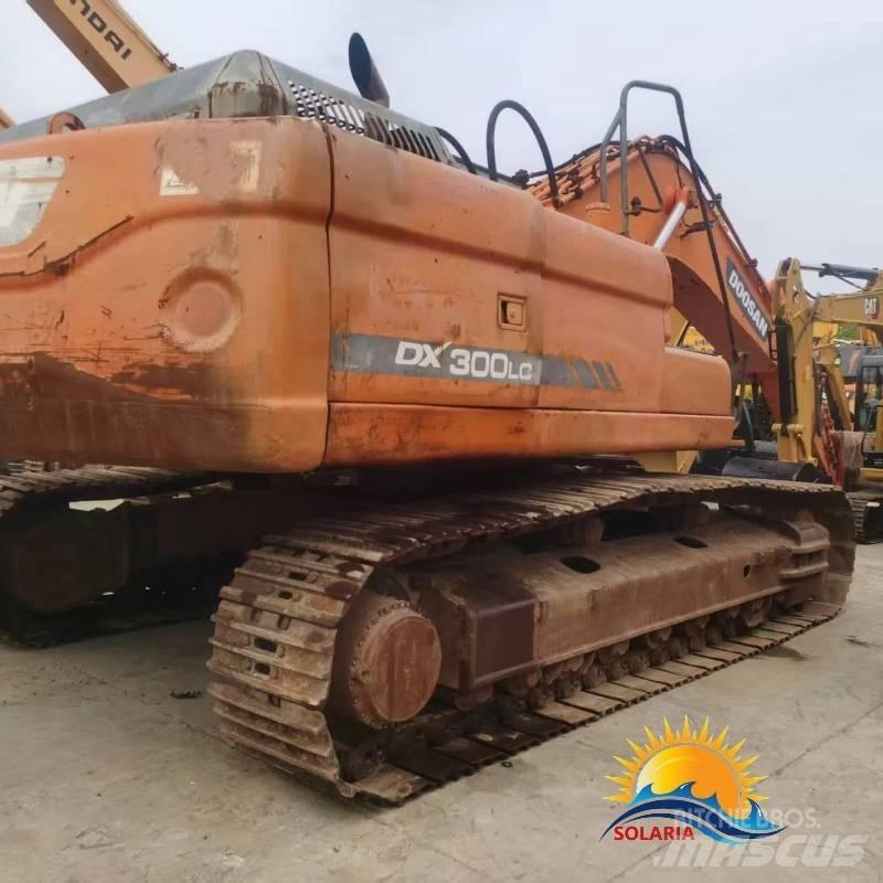 Doosan DX 300 LC 中型油圧ショベル 7ｔ-12ｔ（ユンボ・パワーショベル・バックホー）