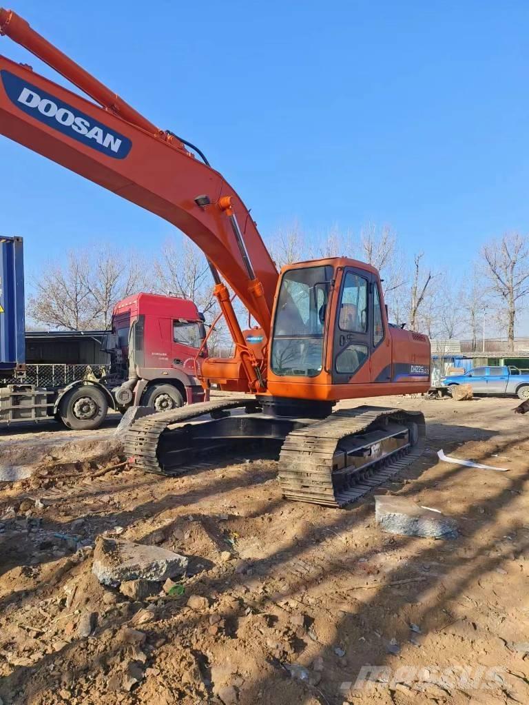 Doosan DH225LC-7 大型油圧ショベル12t以上（パワーショベル・ユンボ）