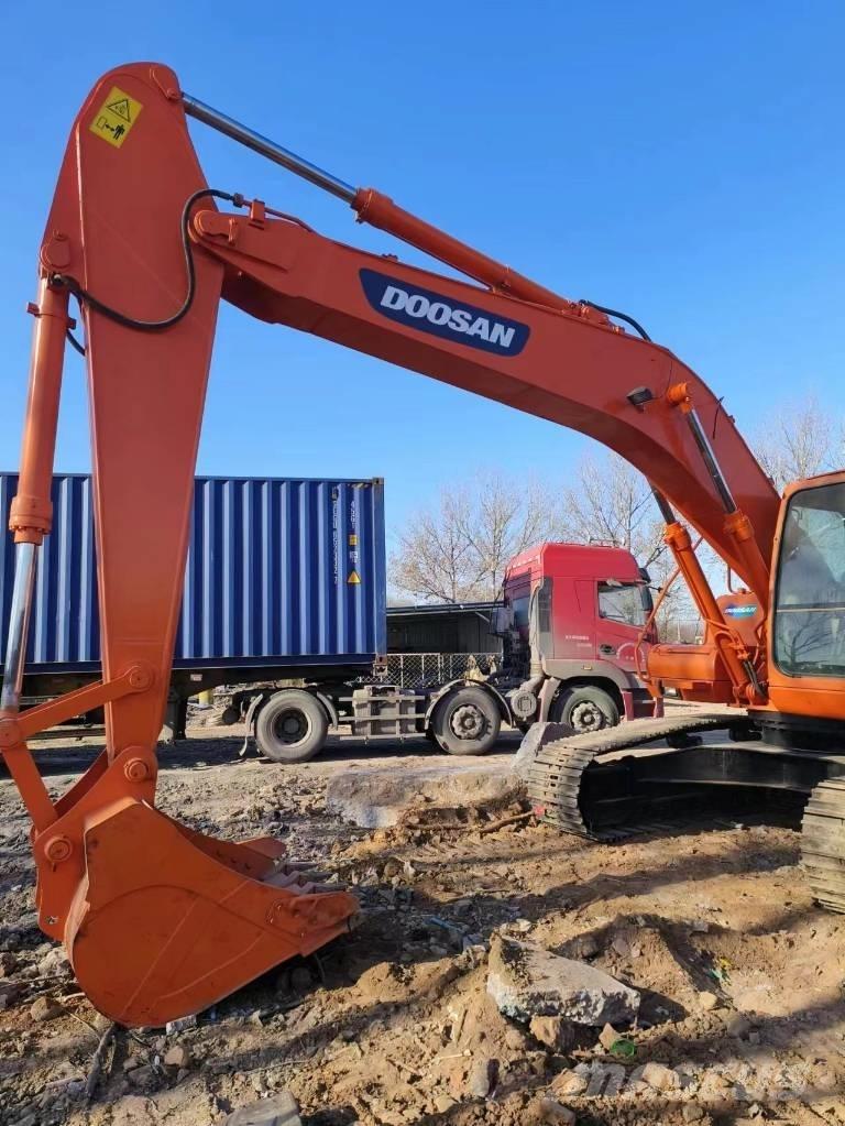 Doosan DH225LC-7 大型油圧ショベル12t以上（パワーショベル・ユンボ）