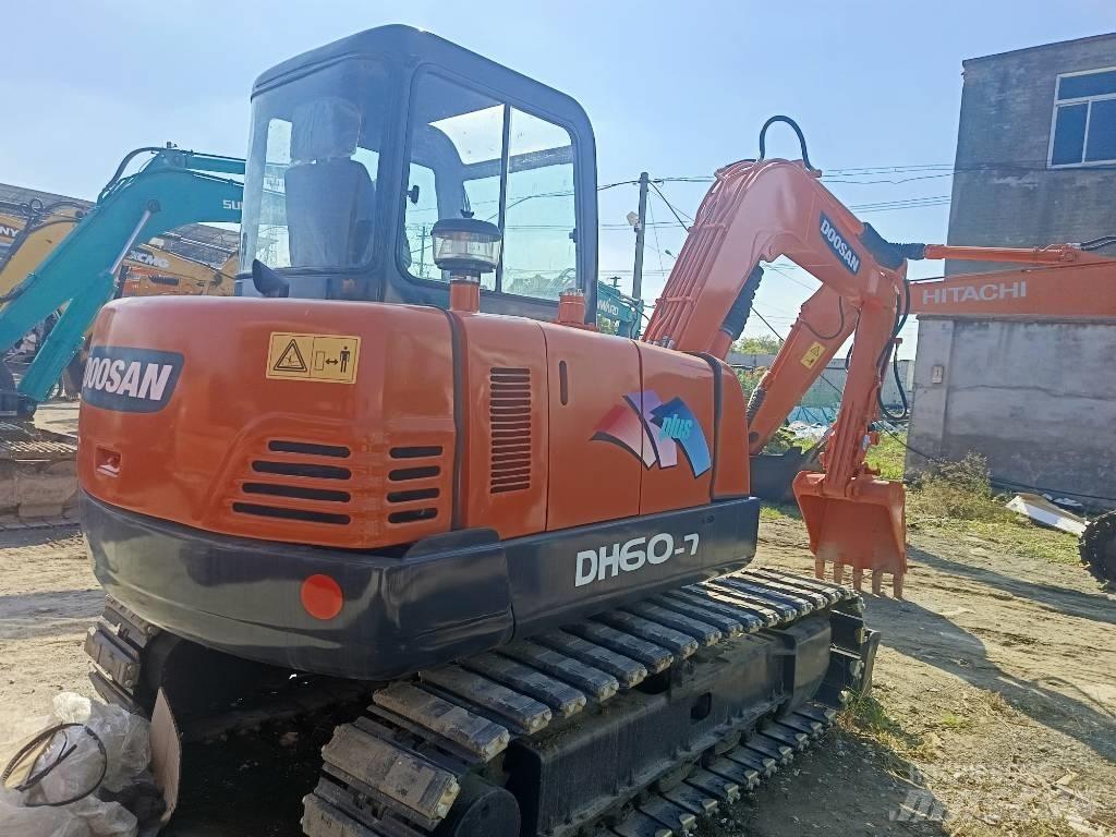 Doosan DH 60-7 ミニ油圧ショベル 7t以下（ミニユンボ・ミニディガー）