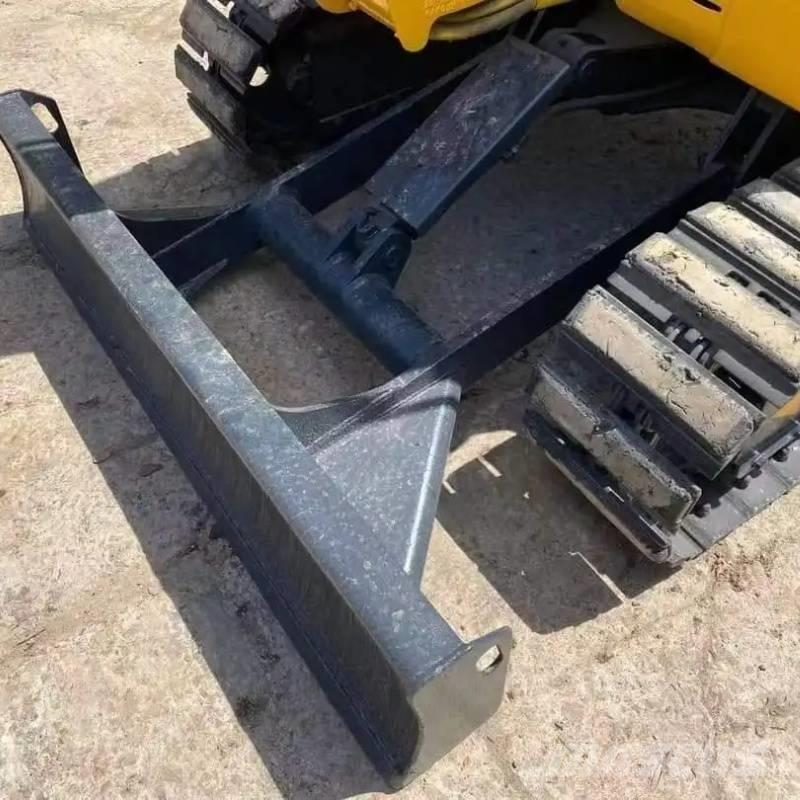 Komatsu PC 30 ミニ油圧ショベル 7t以下（ミニユンボ・ミニディガー）