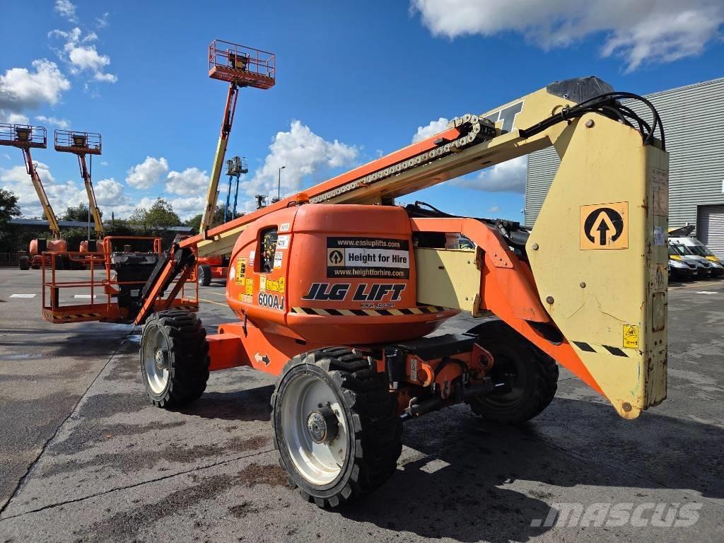 JLG 600 AJ ブームリフト　屈伸型