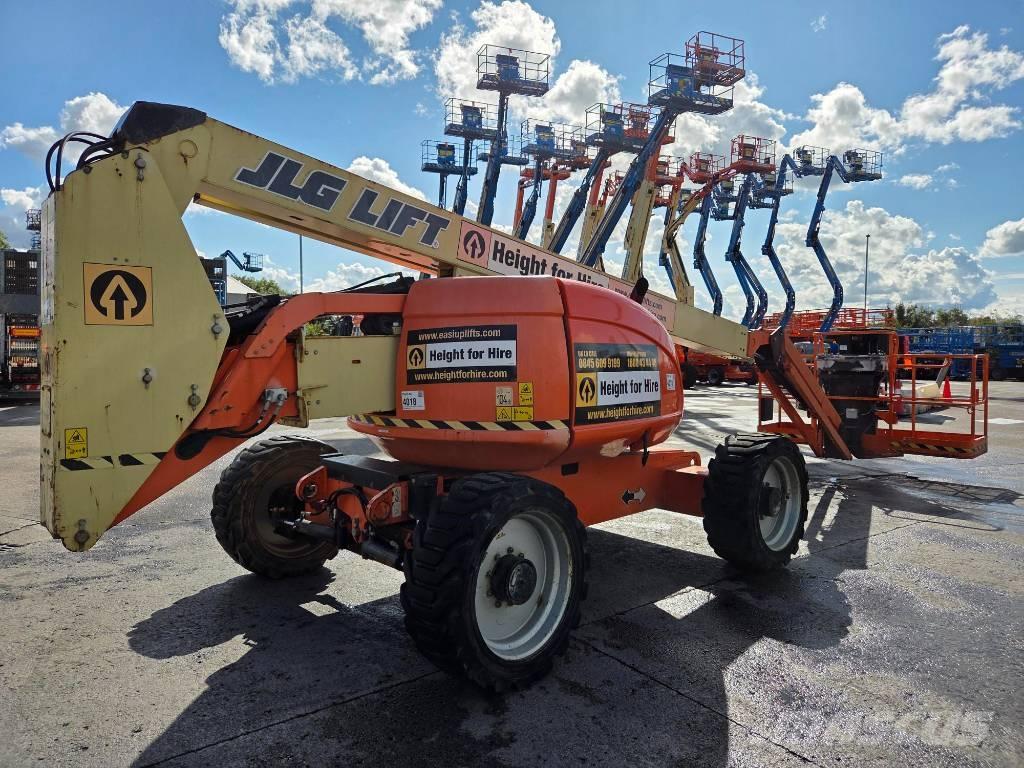 JLG 600 AJ ブームリフト　屈伸型