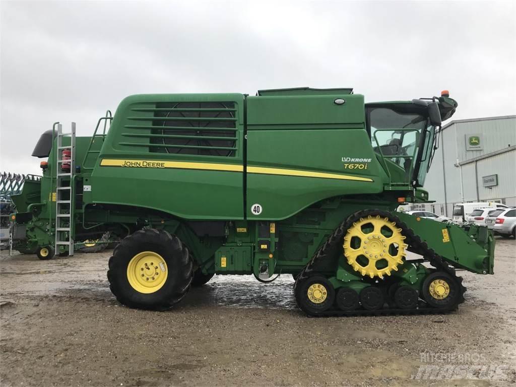 John Deere T670 コンバイン