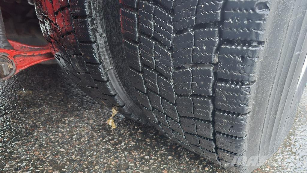 Volvo FH クレーントラック、ユニック車