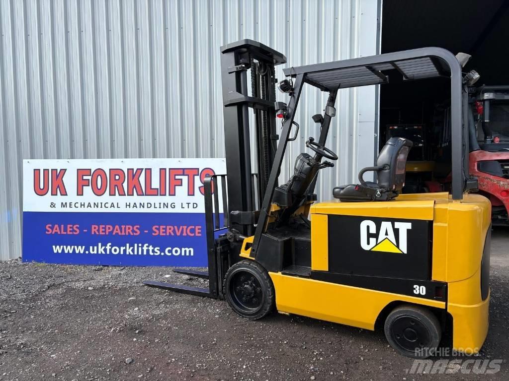 CAT EP 30 K バッテリーフォークリフト