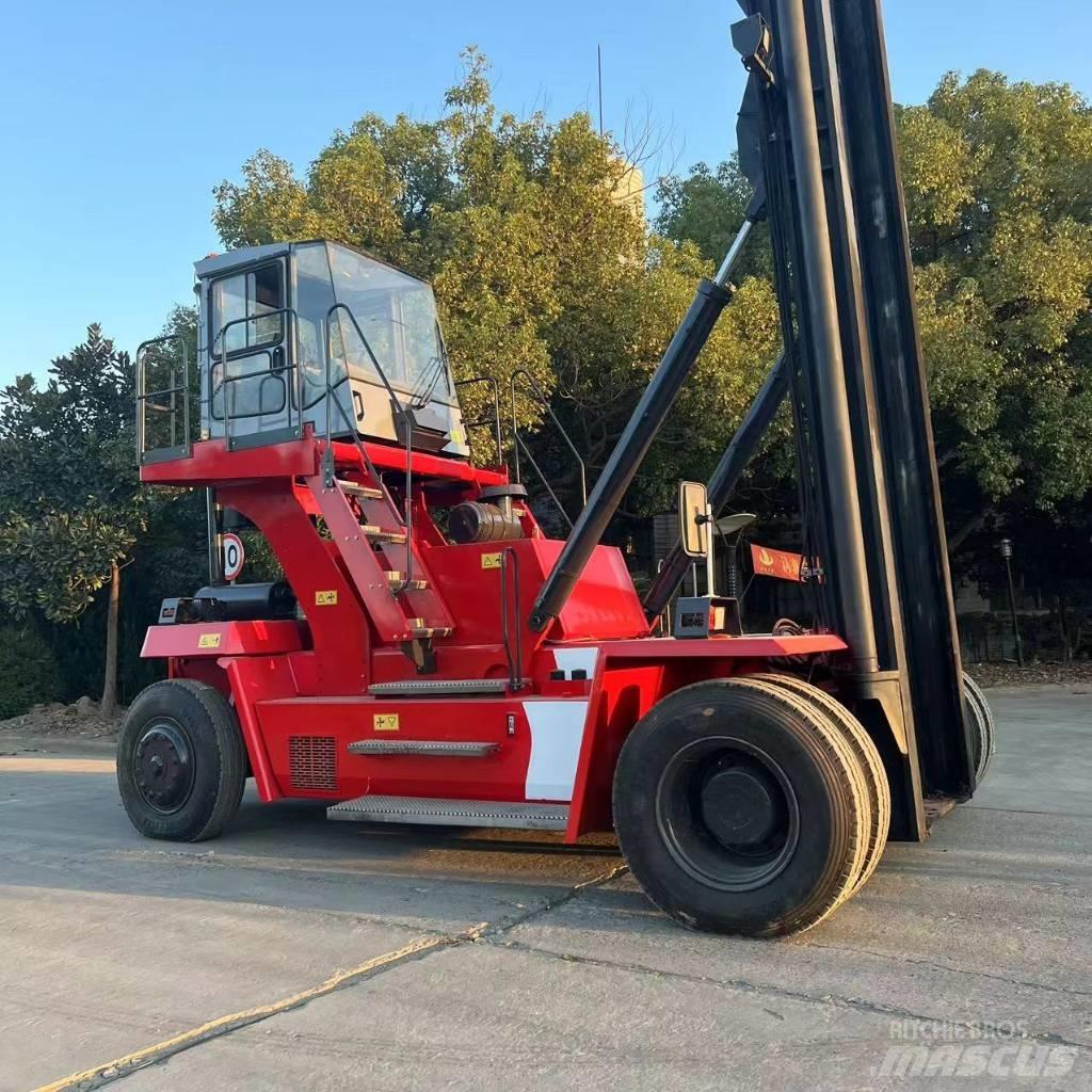 Kalmar DCE 80-45 E7 スタッカークレーン