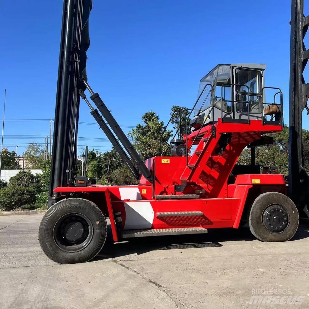Kalmar DCE 80-45 E7 スタッカークレーン
