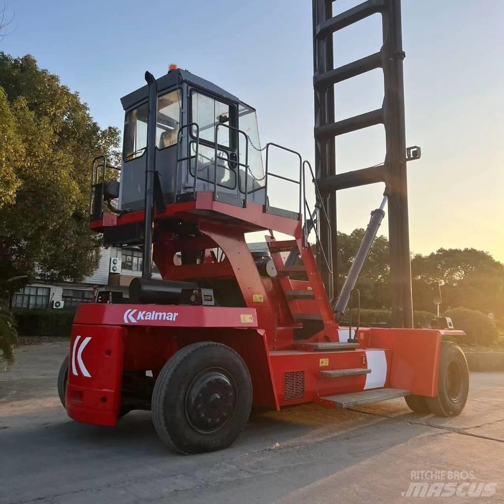 Kalmar DCE 80-45 E7 スタッカークレーン
