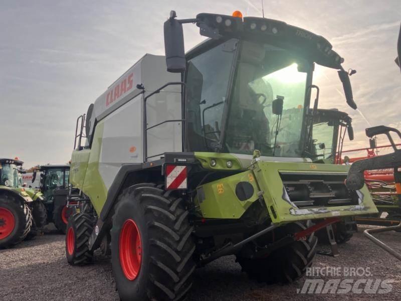 CLAAS TRION 530 コンバイン