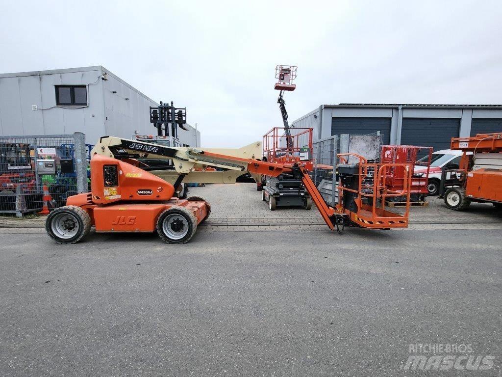 JLG M 450 AJ ブームリフト　屈伸型