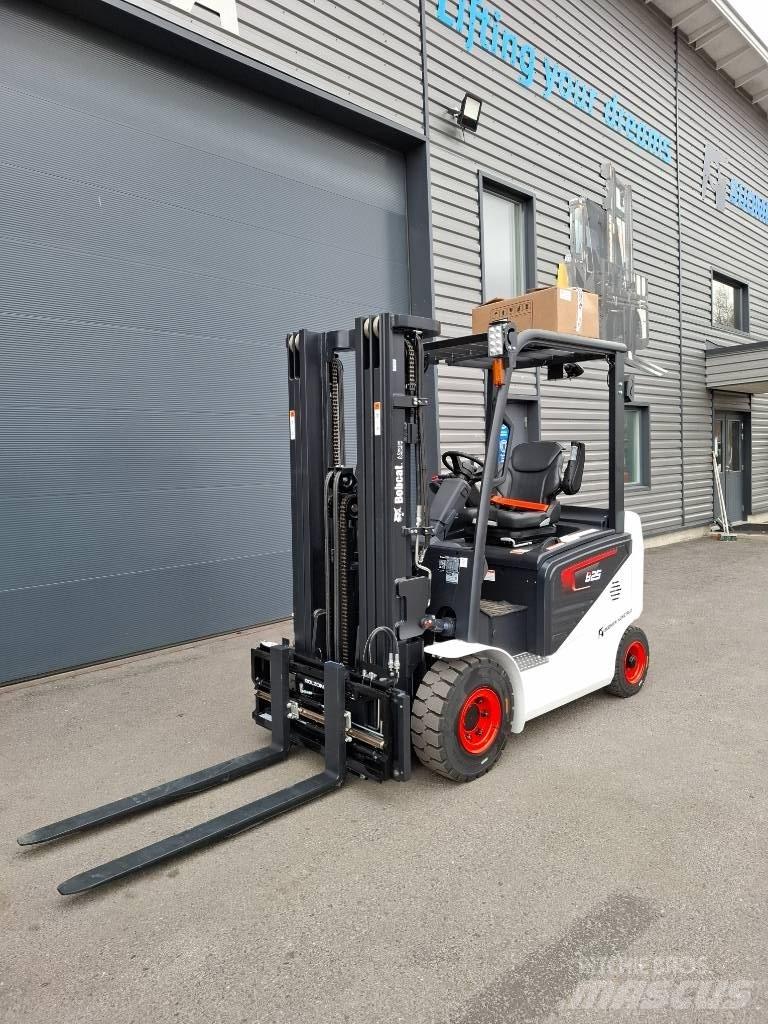 Bobcat B25NS バッテリーフォークリフト